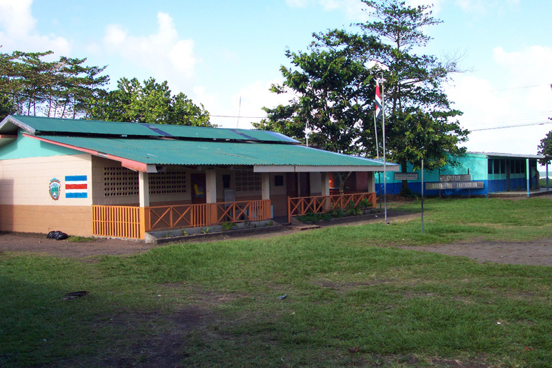 060 Tortuguero School DCP_1511